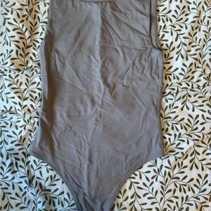 Aritzia Contour Bodysuit